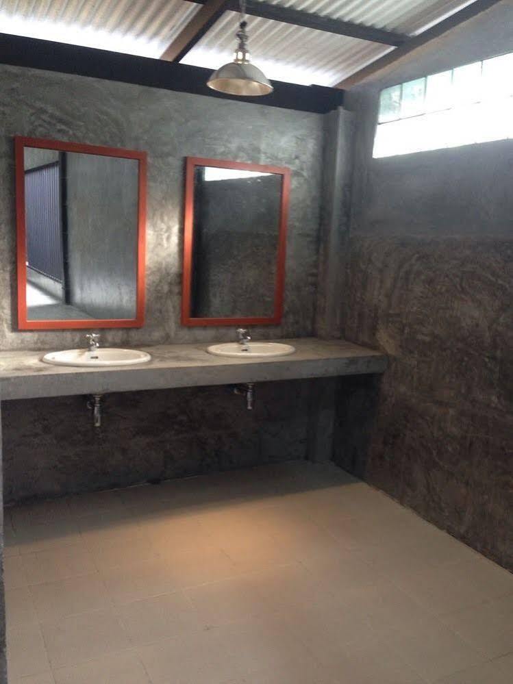 Oyo 585 Freedom Hostel @ Phi Phi المظهر الخارجي الصورة